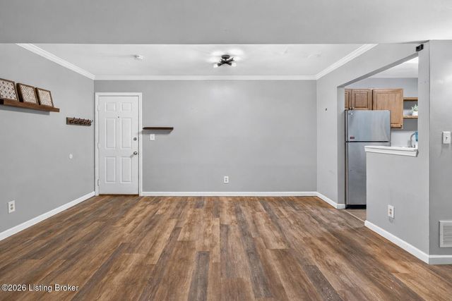 410 Mockingbird Valley Rd APT 11, Louisville, KY 40207
