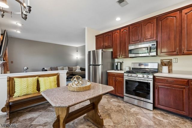66 Patriot Hill Dr, Bernards Twp., NJ 07920