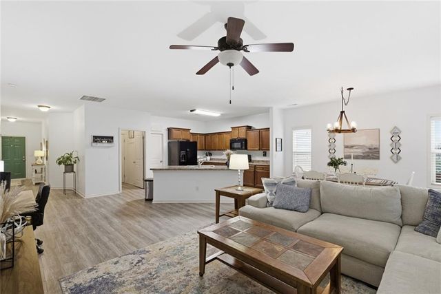 1048 Sutherland Drive, Winder, GA 30680