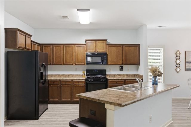 1048 Sutherland Drive, Winder, GA 30680