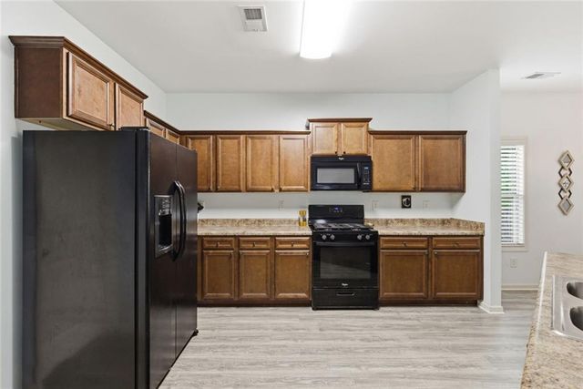 1048 Sutherland Drive, Winder, GA 30680