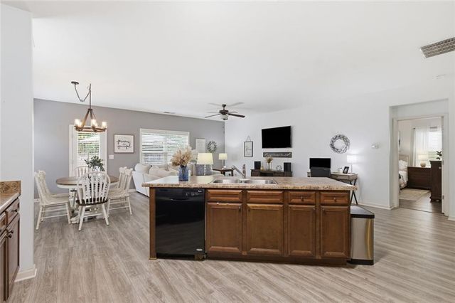 1048 Sutherland Drive, Winder, GA 30680