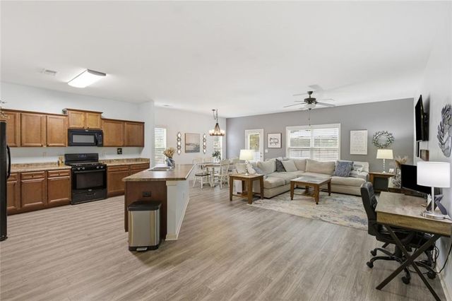 1048 Sutherland Drive, Winder, GA 30680