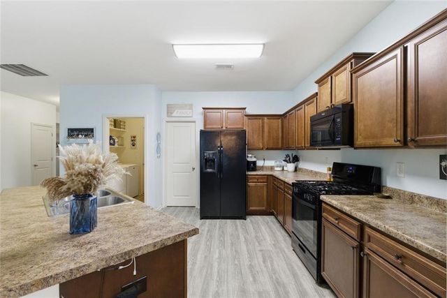 1048 Sutherland Drive, Winder, GA 30680