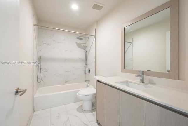 2535 NE 193rd St 3104, Miami, FL 33180