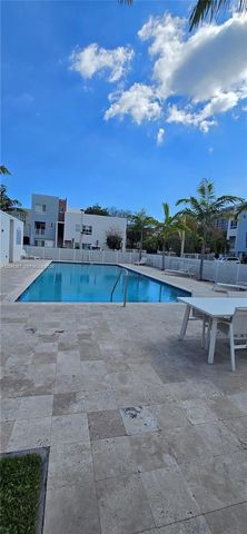 2535 NE 193rd St 3104, Miami, FL 33180