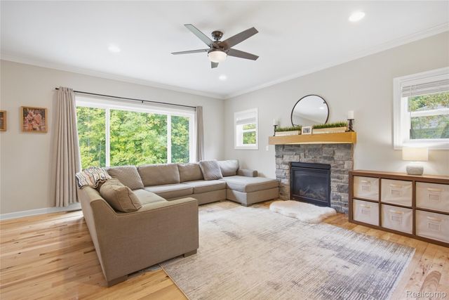 6190 Woodridge Lane, Grand Blanc Charter Township, MI 48439