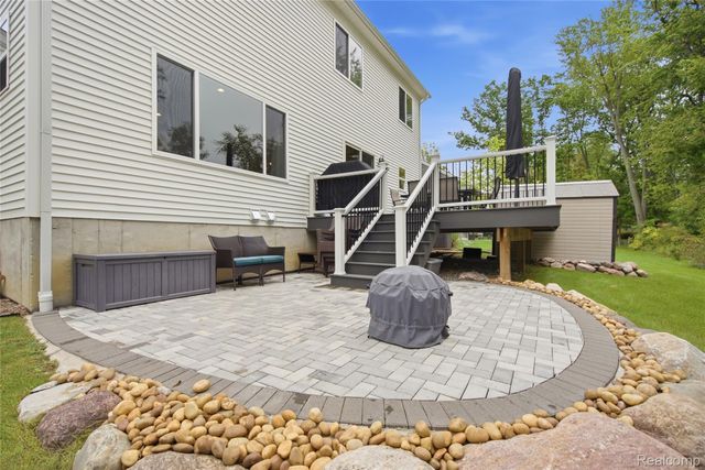 6190 Woodridge Lane, Grand Blanc Charter Township, MI 48439