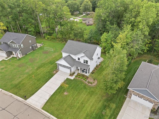 6190 Woodridge Lane, Grand Blanc Charter Township, MI 48439
