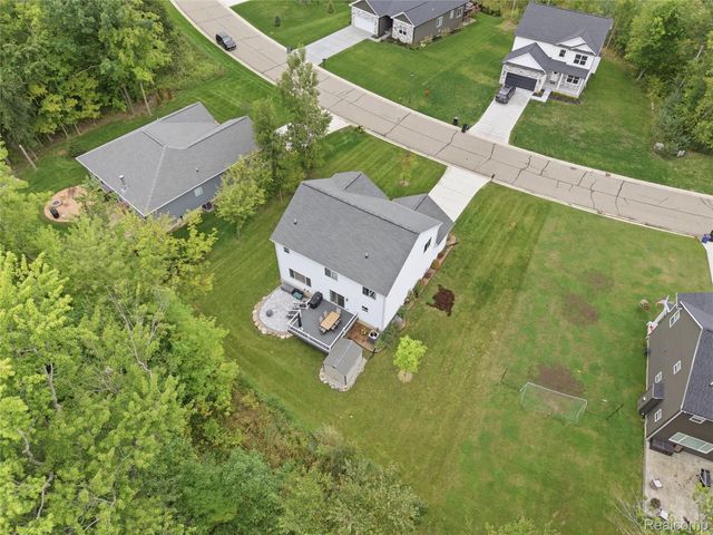 6190 Woodridge Lane, Grand Blanc Charter Township, MI 48439