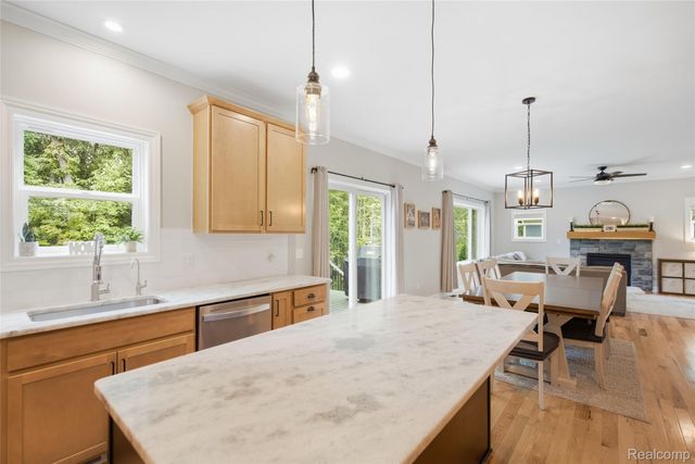 6190 Woodridge Lane, Grand Blanc Charter Township, MI 48439