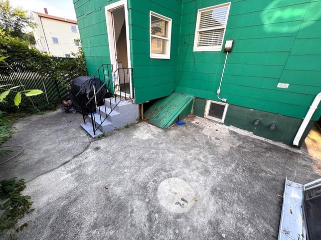 38 Hunting St 1, Cambridge, MA 02141