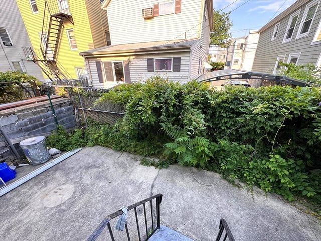 38 Hunting St 1, Cambridge, MA 02141