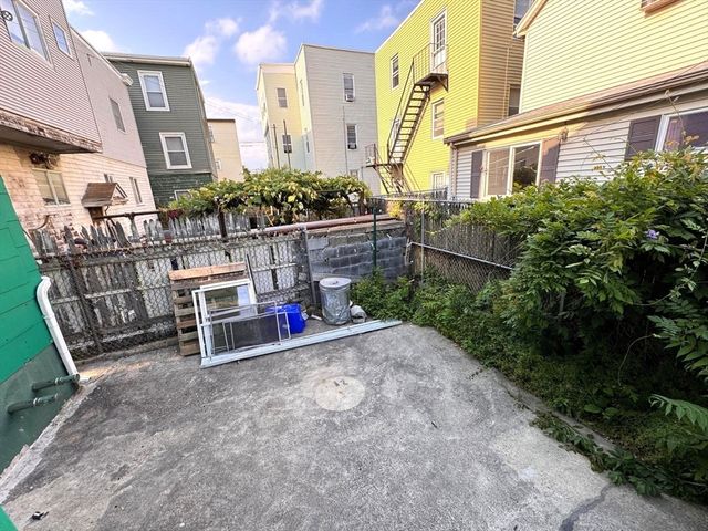38 Hunting St 1, Cambridge, MA 02141