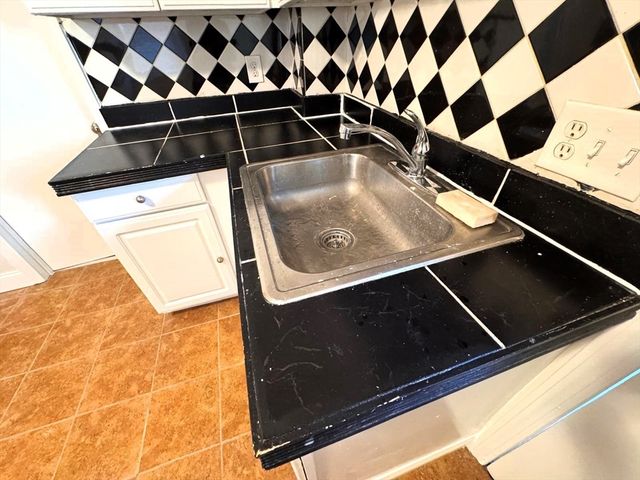 38 Hunting St 1, Cambridge, MA 02141