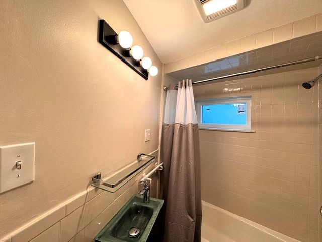 38 Hunting St 1, Cambridge, MA 02141