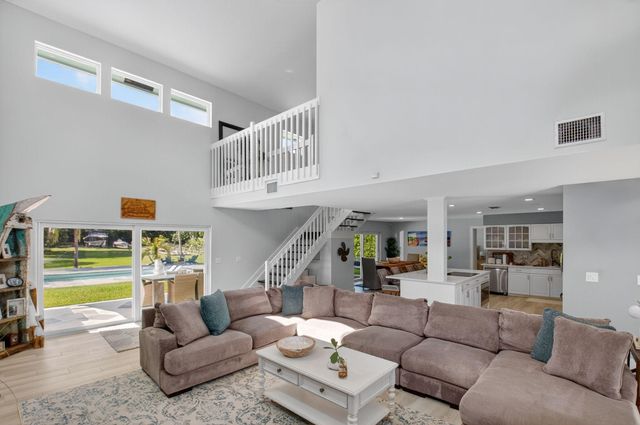6701 Hillside Lane, Lake Worth, FL 33462
