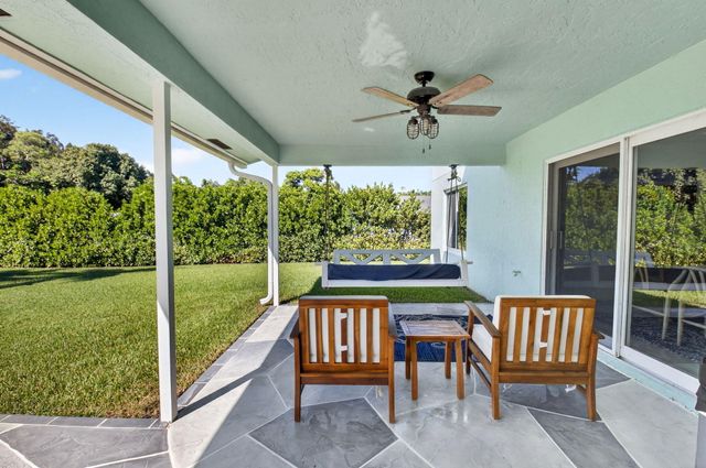 6701 Hillside Lane, Lake Worth, FL 33462