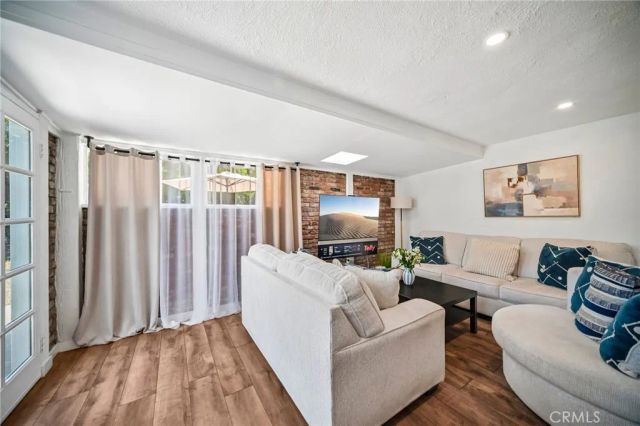 7042 Morse Avenue, North Hollywood, CA 91605