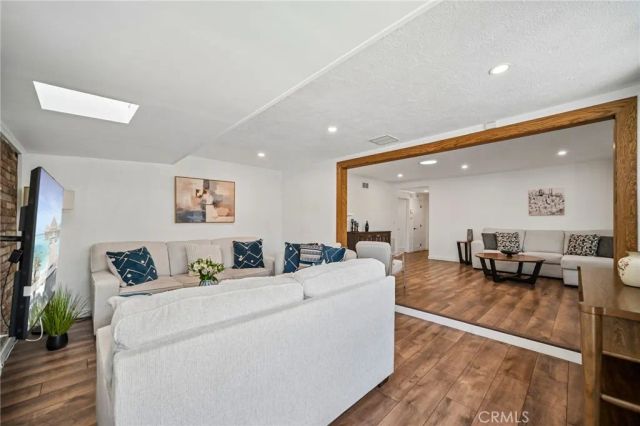 7042 Morse Avenue, North Hollywood, CA 91605
