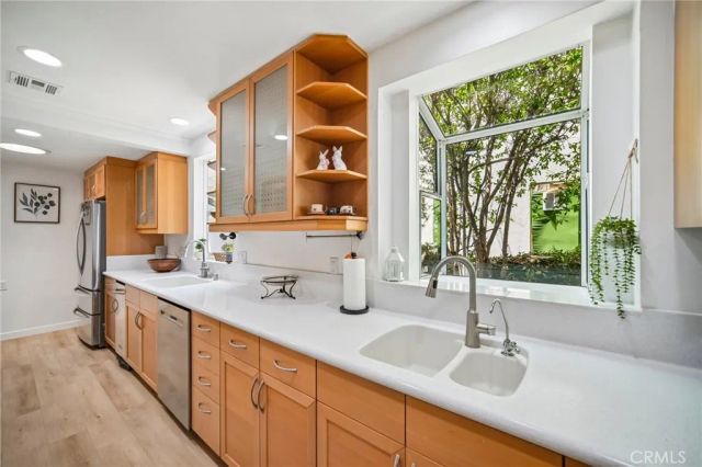 7042 Morse Avenue, North Hollywood, CA 91605