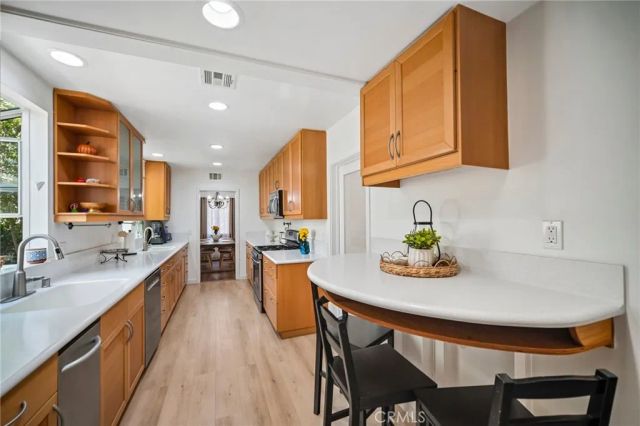 7042 Morse Avenue, North Hollywood, CA 91605