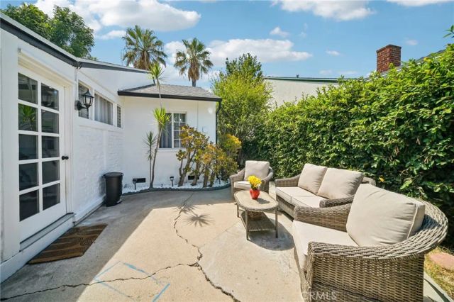 7042 Morse Avenue, North Hollywood, CA 91605