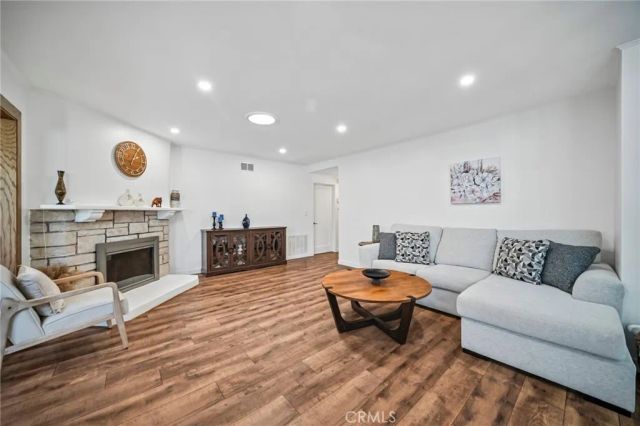 7042 Morse Avenue, North Hollywood, CA 91605