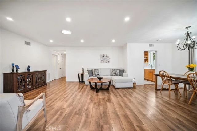 7042 Morse Avenue, North Hollywood, CA 91605
