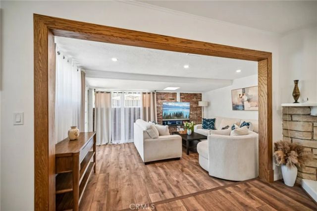 7042 Morse Avenue, North Hollywood, CA 91605