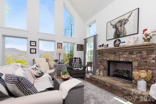 153 Fairlane Loop, Whittier, NC 28789
