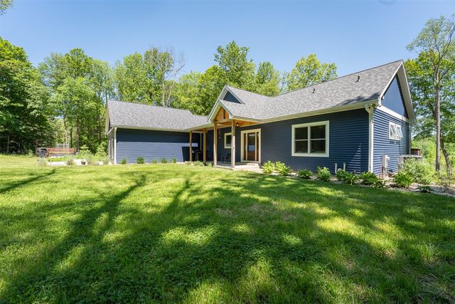 9777 N 16th Street, Plainwell, MI 49080
