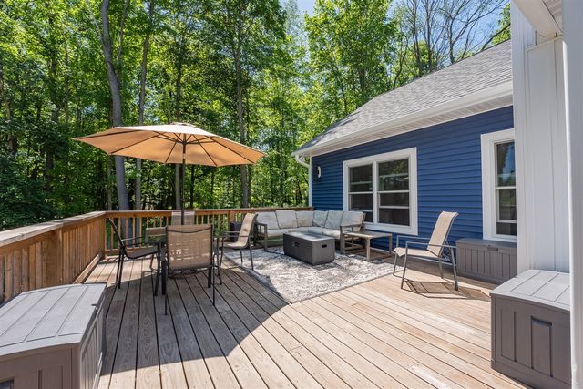 9777 N 16th Street, Plainwell, MI 49080