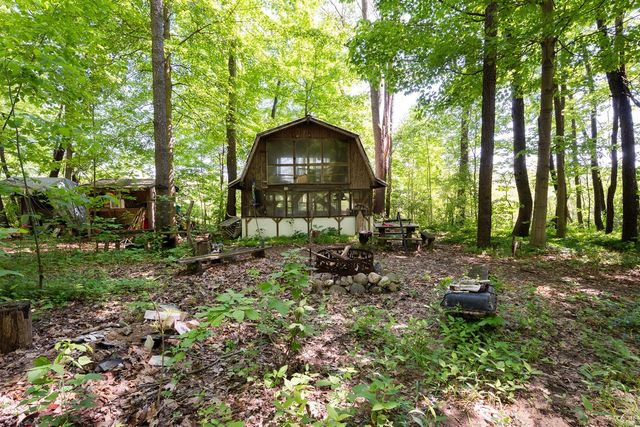 9777 N 16th Street, Plainwell, MI 49080