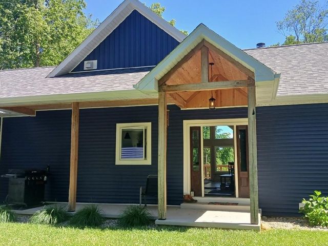 9777 N 16th Street, Plainwell, MI 49080