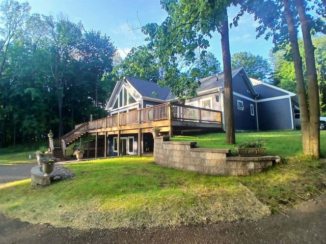 9777 N 16th Street, Plainwell, MI 49080
