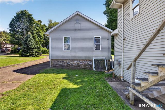 21 Edgemere Road, East Haven, CT 06512