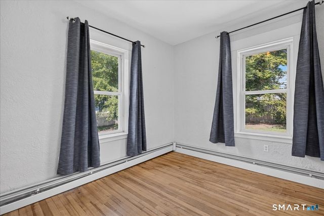 21 Edgemere Road, East Haven, CT 06512