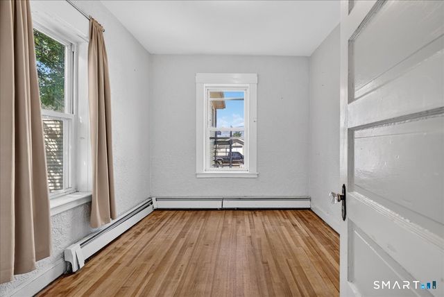 21 Edgemere Road, East Haven, CT 06512