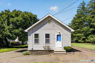21 Edgemere Road, East Haven, CT 06512