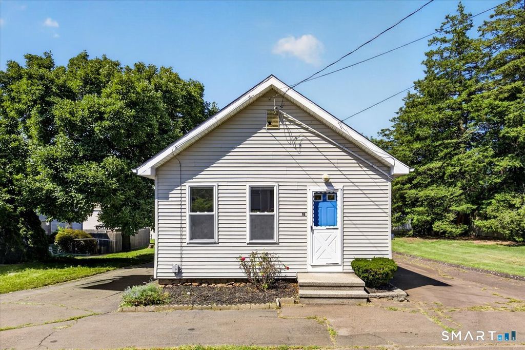 21 Edgemere Road, East Haven, CT 06512