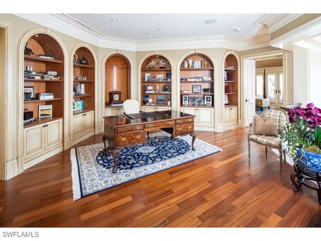 1979 4th ST S, Naples, FL 34102