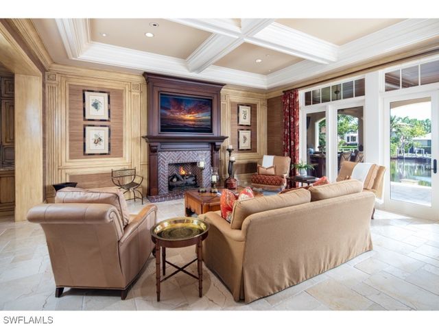 1979 4th ST S, Naples, FL 34102