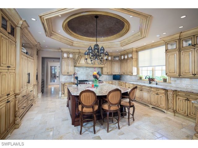 1979 4th ST S, Naples, FL 34102