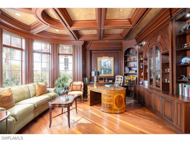 1979 4th ST S, Naples, FL 34102