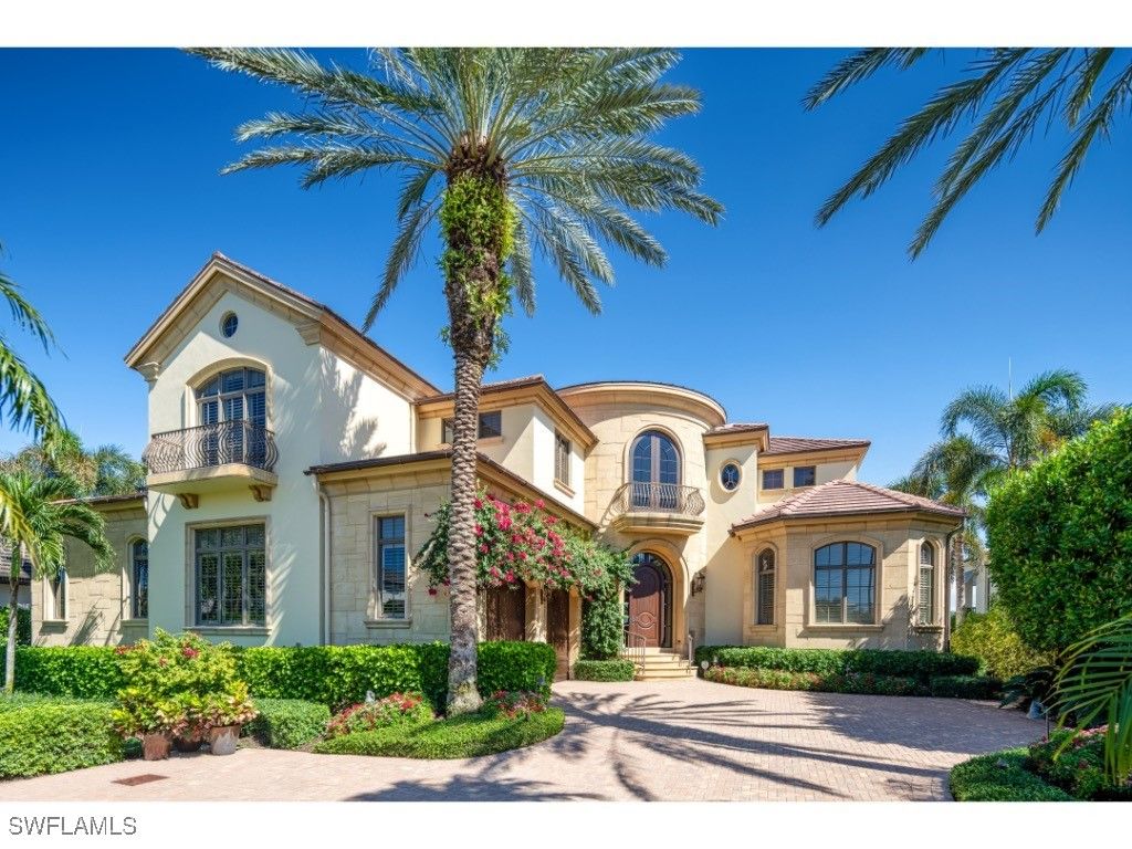 1979 4th ST S, Naples, FL 34102