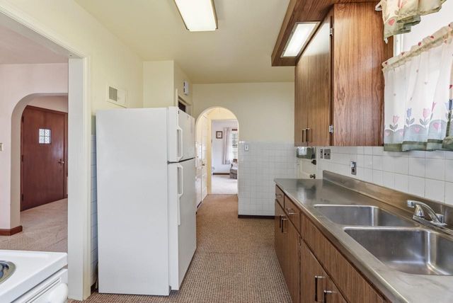 301 North AVENUE, Hartland, WI 53029