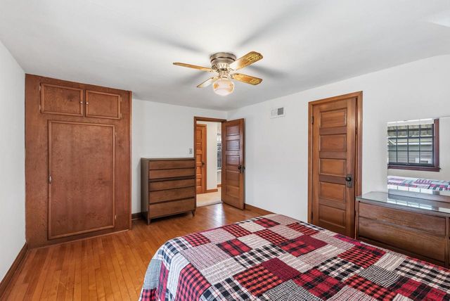 301 North AVENUE, Hartland, WI 53029