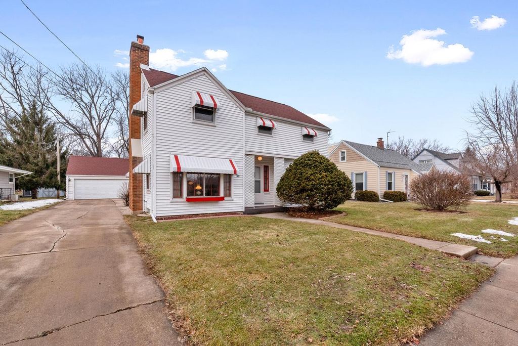 301 North AVENUE, Hartland, WI 53029