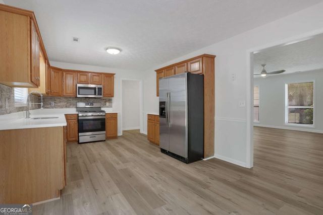 802 Cambridge Creek Drive SW, Conyers, GA 30094